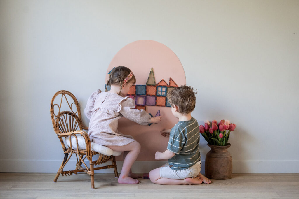 Magnetic stickers in camel pink, bow shape
